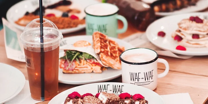 Snídaňové menu v bistru Waf-Waf: sladké i slané vafle, lívance a nápoje