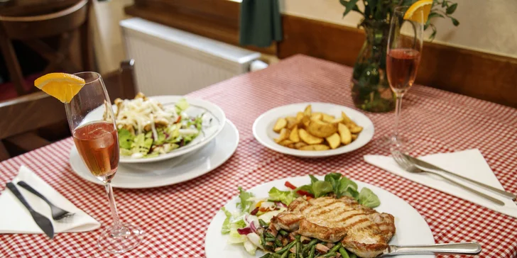 Dle varianty se těšte také na à la carte večeře.