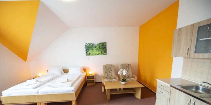 Víkendová romantika poblíž Hluboké: wellness, 3chodová večeře i výlet lodí