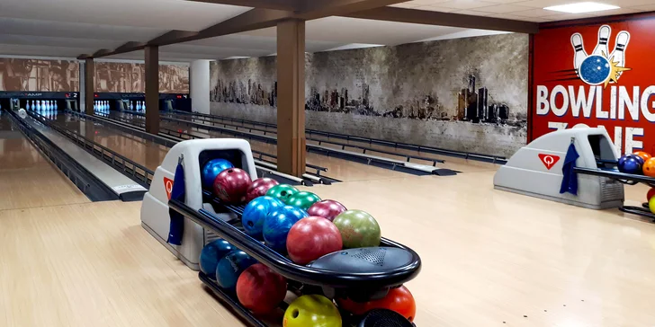 Bowling pro 2–6 hráčů: různé časy ve všední dny, 4 profi bowlingové dráhy