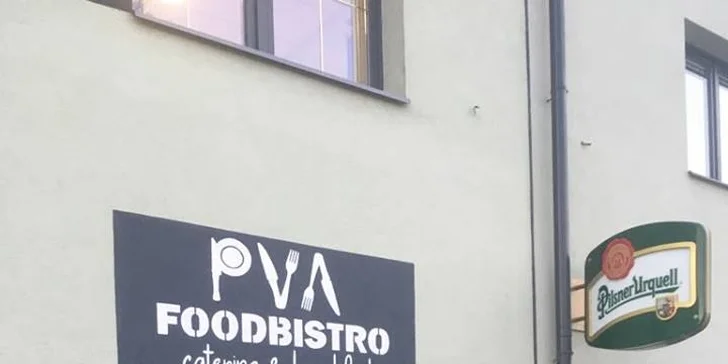 Snídaně pro lepší start dne: vajíčka, párky nebo tortilla, džus a káva nebo čaj
