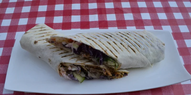 Klasik kebab: durum nebo döner s kuřecím, telecím nebo falafelem