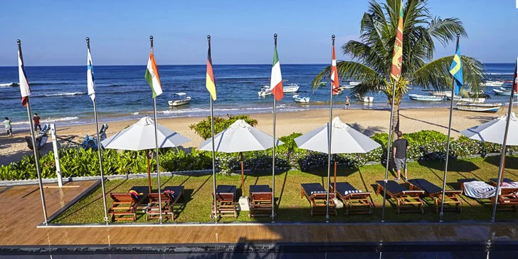 3* hotel se 2 bazény na Srí Lance pro nenáročné, přímo na pláži v oblasti Hikkaduwa