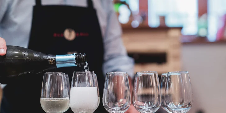 Zážitek z vaření tradičních receptů: kurzy thajské kuchyně i domácích burgerů