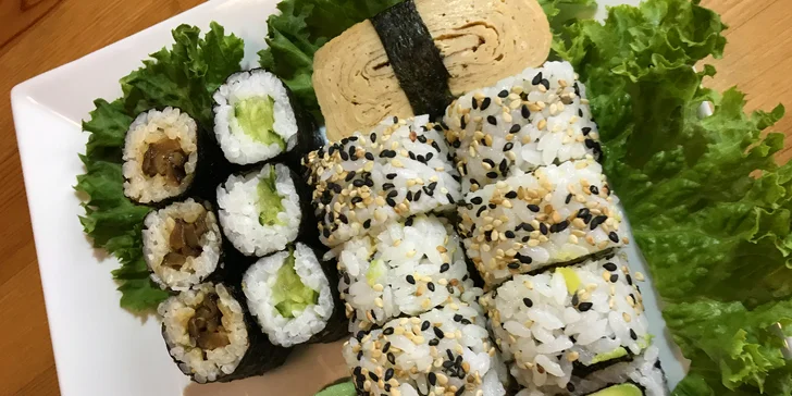 Milujeme sushi: set pro vegetariány, ale i s chobotnicí či smaženým lososem