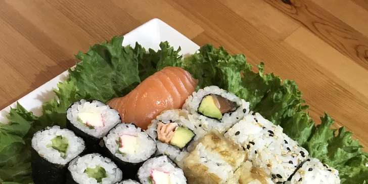Milujeme sushi: set pro vegetariány, ale i s chobotnicí či smaženým lososem