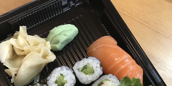 Milujeme sushi: set pro vegetariány, ale i s chobotnicí či smaženým lososem