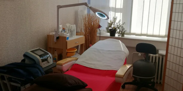 Nechte svoji pleť hýčkat: Čištění ultrazvukem a galvanická žehlička