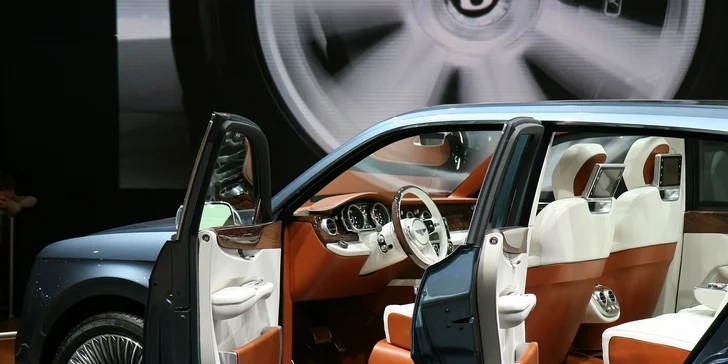 Autosalon v Ženevě: doprava, celodenní vstupenka i prohlídka města