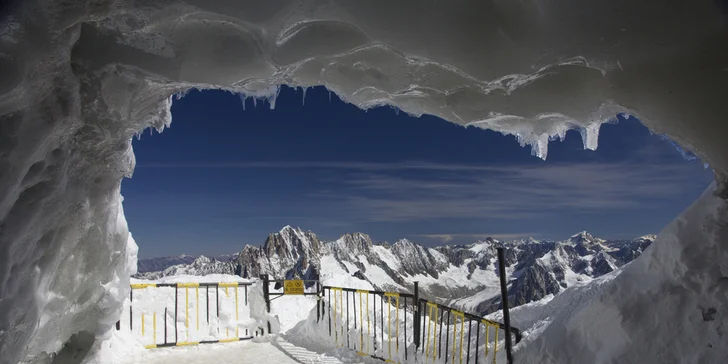 Výlet do horského střediska Chamonix, k hoře Mont Blanc a do Ženevy