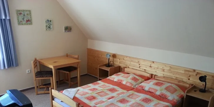 Léto či podzim v Janských Lázních u nové Stezky korunami stromů