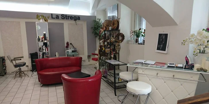 Perfektní střih včetně regenerace a stylingu pro všechny délky vlasů