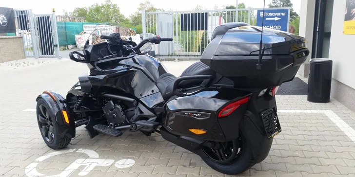 Užijte si jízdu: zapůjčení tříkolky Can-Am Spyder či Ryker na 2 hod. i 2 dny
