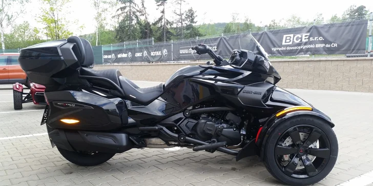 Užijte si jízdu: zapůjčení tříkolky Can-Am Spyder či Ryker na 2 hod. i 2 dny