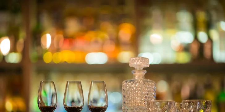 Jazzový večer s degustací drinků: koncert v klubu a koktejly, rumy či whiskey