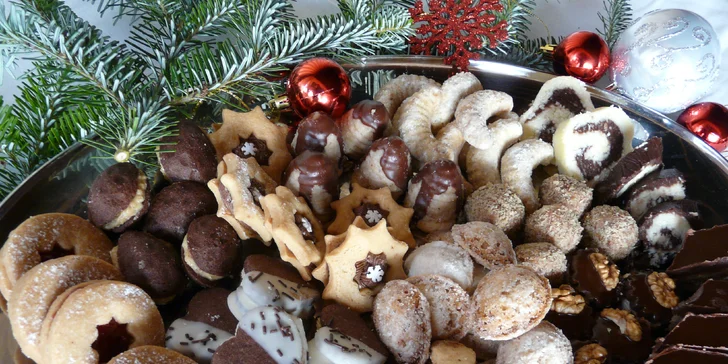 Tradiční vánoční cukroví ze Zvíkova napečené podle receptů našich babiček