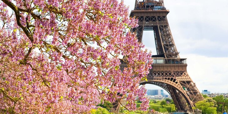 Velikonoční výlet do Paříže: Eiffelova věž, Louvre i Champs-Élysées