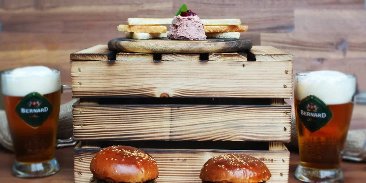 Svatomartinské burgerové menu: paštika, burger s trhanou kachnou a pití