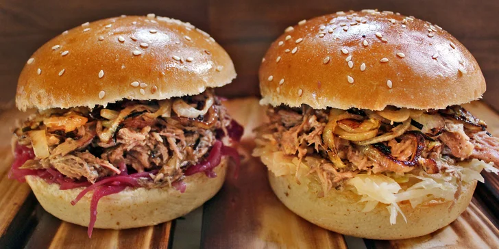 Svatomartinské burgerové menu: paštika, burger s trhanou kachnou a pití