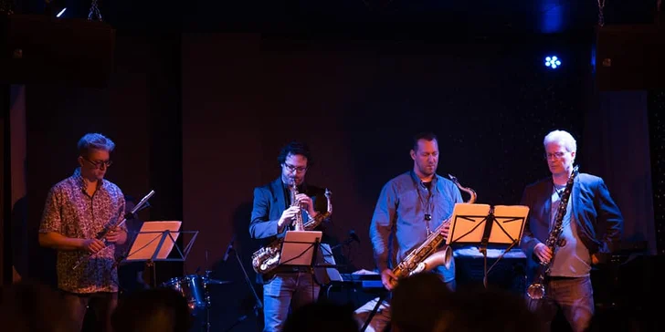 Jazzový večer s degustací drinků: koncert v klubu a koktejly, rumy či whiskey