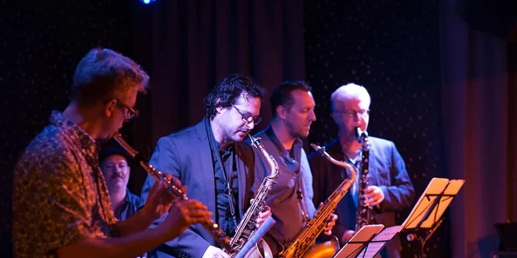 Jazzový večer s degustací drinků: koncert v klubu a koktejly, rumy či whiskey