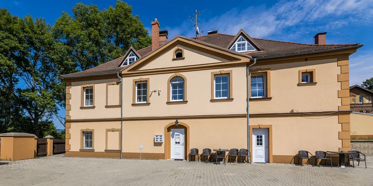 Pohoda 3 km od Karlových Varov až pre 4 osoby: apartmány s kuchynkou