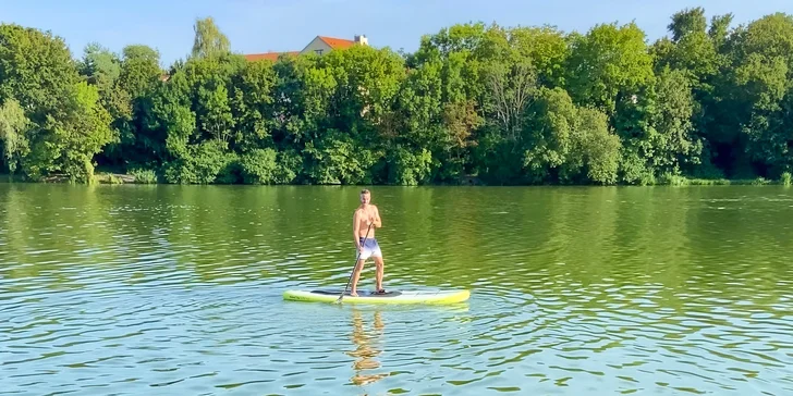 V půjčovně Paddleboard U Eriky si pronajmete paddleboard na 1 hod.