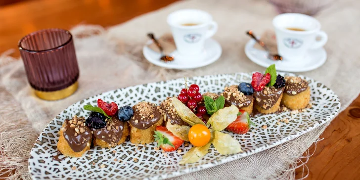 Ozzy's Sweet Roll: Vyprážaný banán s Nutellou a kávou pre dvoch