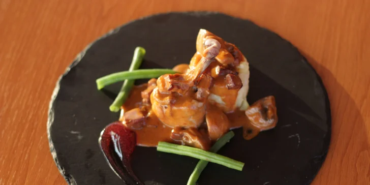 Degustační 11chodové menu pro dva: mořský vlk, slávky i burgundské hovězí