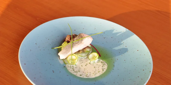Degustační 11chodové menu pro dva: mořský vlk, slávky i burgundské hovězí