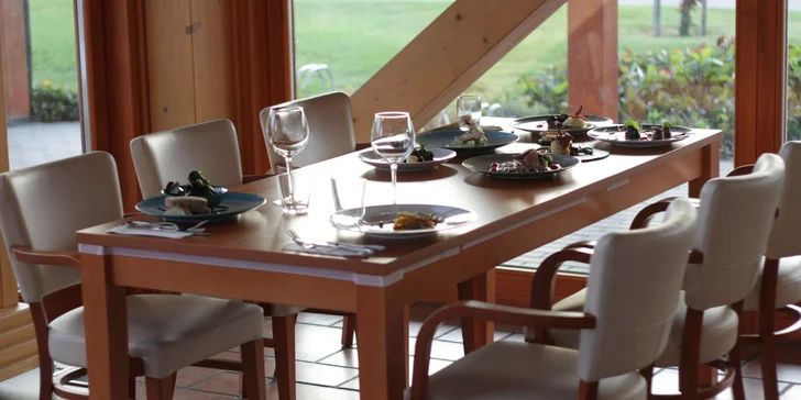 Degustační 11chodové menu pro dva: mořský vlk, slávky i burgundské hovězí