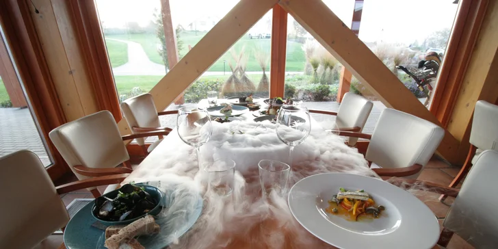 Degustační 11chodové menu pro dva: mořský vlk, slávky i burgundské hovězí