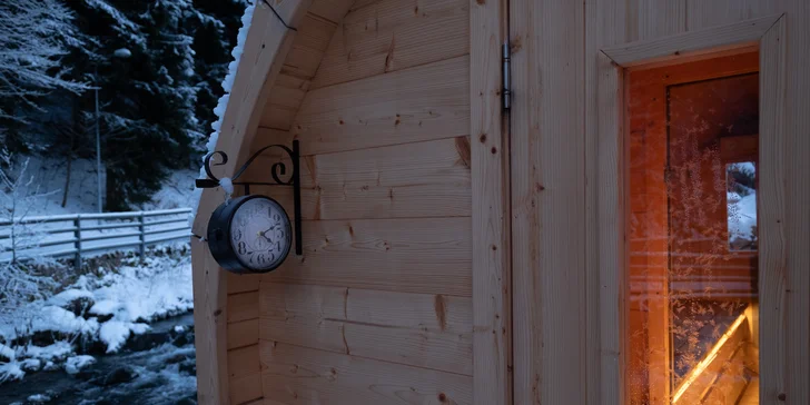 V rámci některých balíčků je 60min. vstup do venkovní sauny.