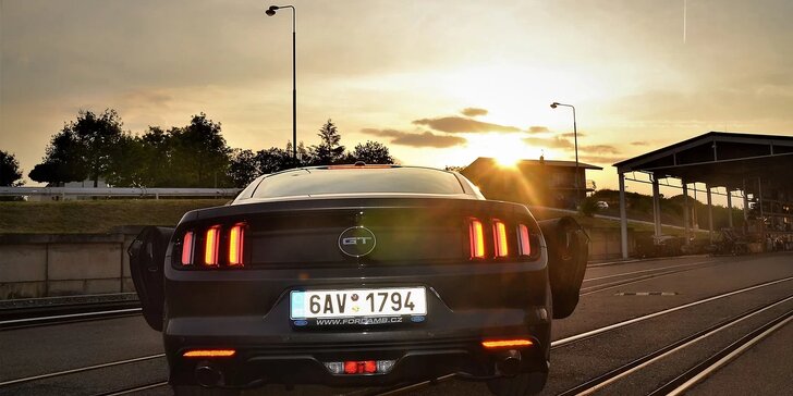 Rozjeďte to v žihadle Ford Mustang GT 5.0 2017 až na 60 minut