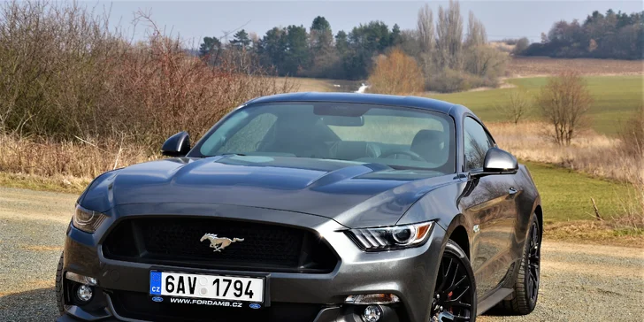 Rozjeďte to v žihadle Ford Mustang GT 5.0 na 15 až 60 minut