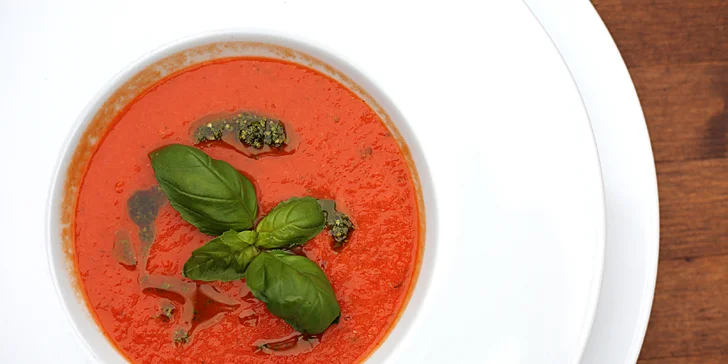 4chodové menu s hlavním chodem podle výběru ze 3 druhů i s vínem