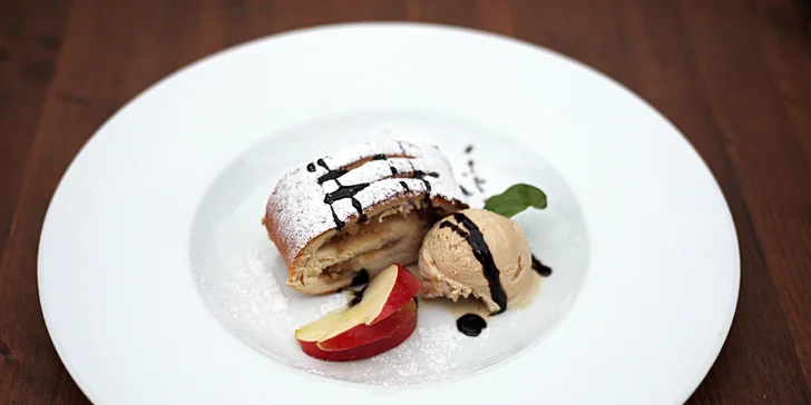4chodové menu s hlavním chodem podle výběru ze 3 druhů i s vínem