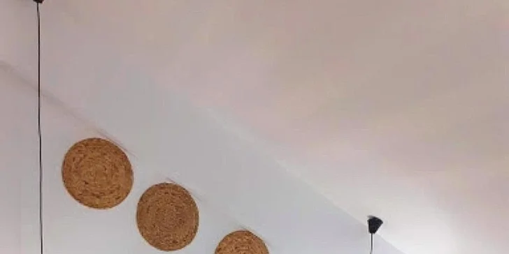 Hotelový resort stojí v bujné vegetaci poloostrova Vassilikos, takže se tu budete cítit jako v dovolenkovém ráji.