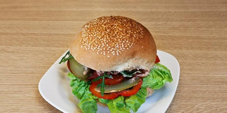 Na našem burgeru si pochutnáte