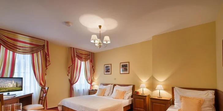 Romantický pobyt pro dva hned pod zámkem Hluboká: snídaně, skvělé menu i wellness
