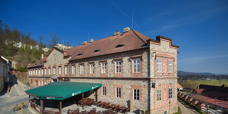 Romantický pobyt pro dva hned pod zámkem Hluboká: snídaně, skvělé menu i wellness