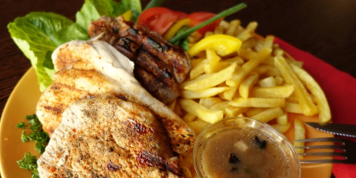600 g steaků s hranolky a omáčkou dle výběru v restauraci Patricie