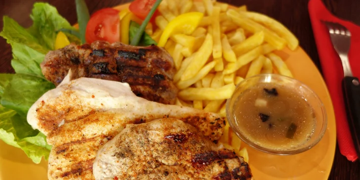 600 g steaků s hranolky a omáčkou dle výběru v restauraci Patricie