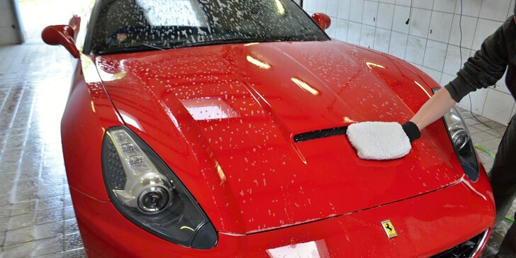 Mějte auto jako nové: ruční mytí a čištění interiéru vozidla i s ošetřením pneu