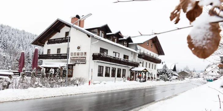 Silvestr stylově: zábavný pobyt na horách s polopenzí a vstupem do wellness