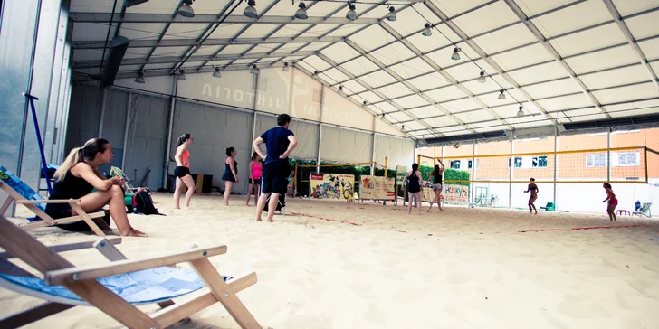 Squash, badminton nebo beachvolleyball: pronájem sportovišť pro 2-8 osob