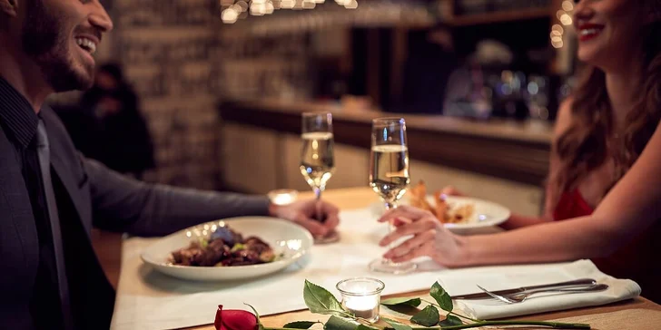 Romantický pobyt - večera pri sviečkach v reštaurácii Gallery pre 2 osoby (4-chodové menu, 1x pohár domáceho vína)