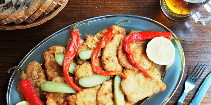 500 g nebo 1 kg smažených řízků podle chuti: kuřecí, vepřové nebo mix