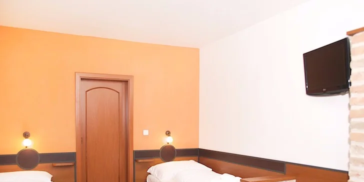 Izby sú zariadené elegantne a vkusne.