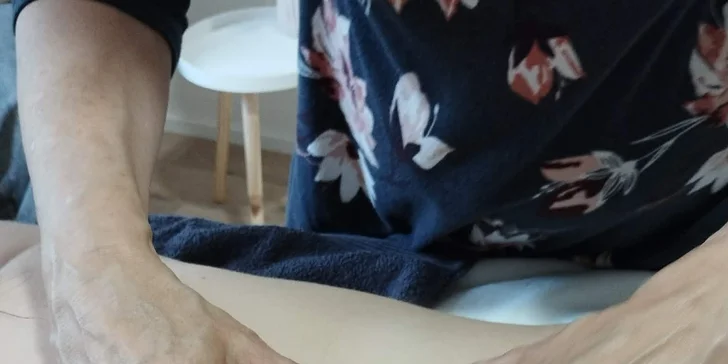  Nabízí tu jemné i hloubkové techniky, které pomáhají uvolnit zatuhlá záda, zklidnit mysl a navodit pocit hlubokého klidu.